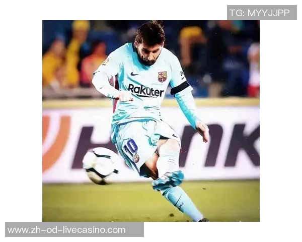 足球佩佩：从绿茵场上的传奇到球迷心中的永恒偶像